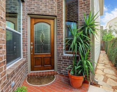 1625 Knox Street - Photo Thumbnail 1
