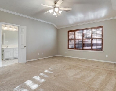 1625 Knox Street - Photo Thumbnail 11