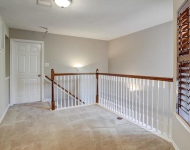 1625 Knox Street - Photo Thumbnail 10