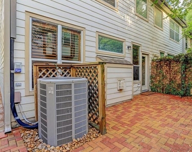 1625 Knox Street - Photo Thumbnail 20