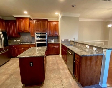 1625 Knox Street - Photo Thumbnail 8