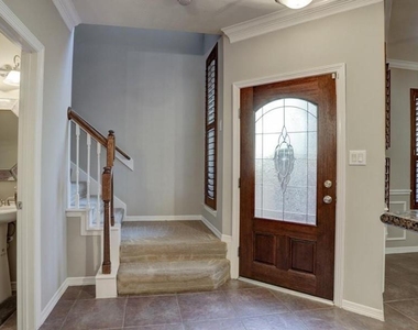 1625 Knox Street - Photo Thumbnail 2