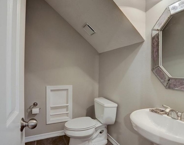 1625 Knox Street - Photo Thumbnail 3
