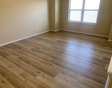 20735 Pine Rain Court - Photo Thumbnail 4
