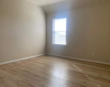 20735 Pine Rain Court - Photo Thumbnail 7