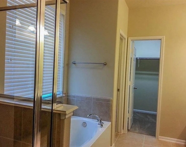 20735 Pine Rain Court - Photo Thumbnail 11