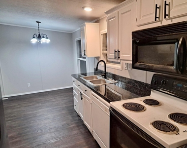 16414 Trenda Court - Photo Thumbnail 4