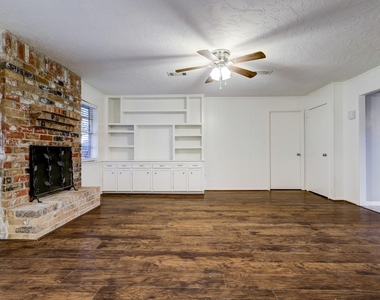 12346 Huntington Venture Drive - Photo Thumbnail 5