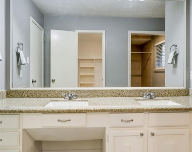 12346 Huntington Venture Drive - Photo Thumbnail 16