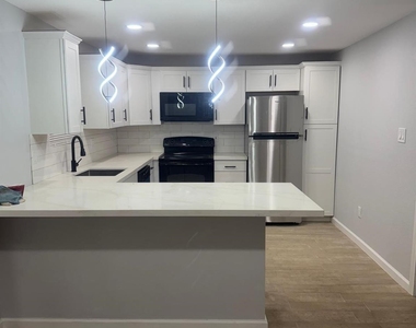 8226 Darlington Dr Drive - Photo Thumbnail 6