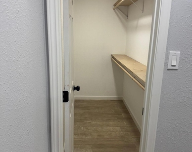 8226 Darlington Dr Drive - Photo Thumbnail 1