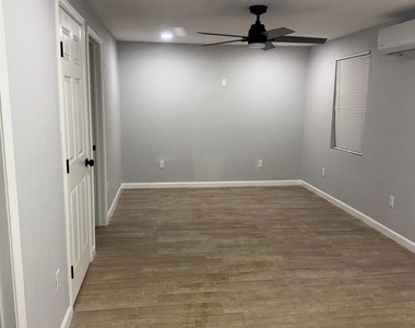 8226 Darlington Dr Drive - Photo Thumbnail 3