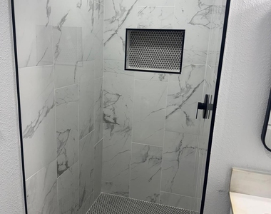 8226 Darlington Dr Drive - Photo Thumbnail 10