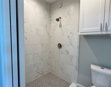 729 Ebenezer Lane - Photo Thumbnail 17