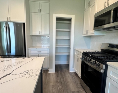 729 Ebenezer Lane - Photo Thumbnail 26
