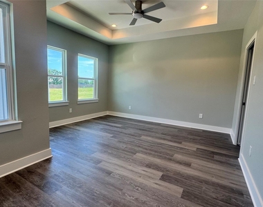 729 Ebenezer Lane - Photo Thumbnail 13