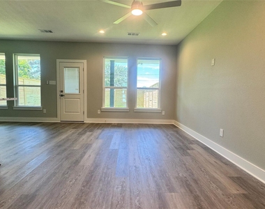 729 Ebenezer Lane - Photo Thumbnail 17
