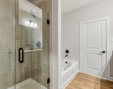 15658 Honey Cove Drive - Photo Thumbnail 14