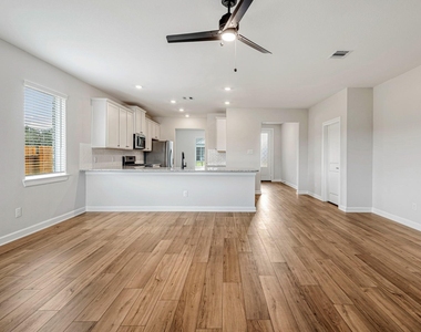15658 Honey Cove Drive - Photo Thumbnail 10