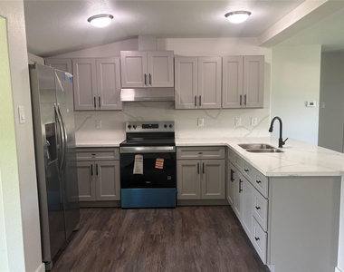 55 Periwinkle Court - Photo Thumbnail 4