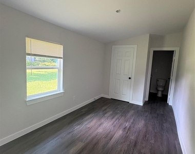 55 Periwinkle Court - Photo Thumbnail 14