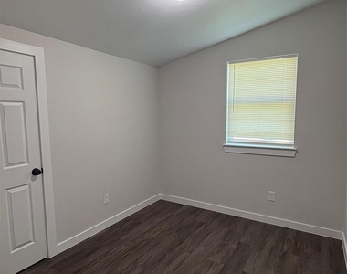 55 Periwinkle Court - Photo Thumbnail 11