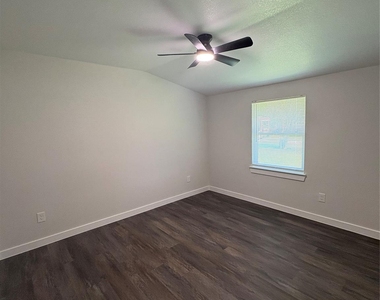 55 Periwinkle Court - Photo Thumbnail 9