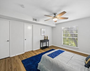 1880 White Oak Drive - Photo Thumbnail 7