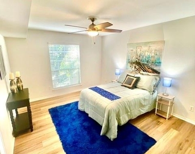 1880 White Oak Drive - Photo Thumbnail 8