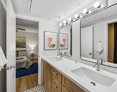1880 White Oak Drive - Photo Thumbnail 10