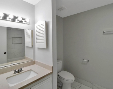 7047 Bissonnet Street - Photo Thumbnail 12