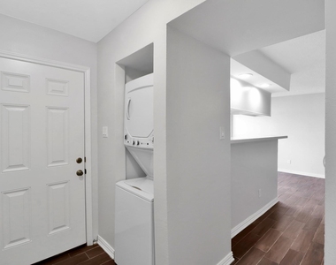 7047 Bissonnet Street - Photo Thumbnail 8