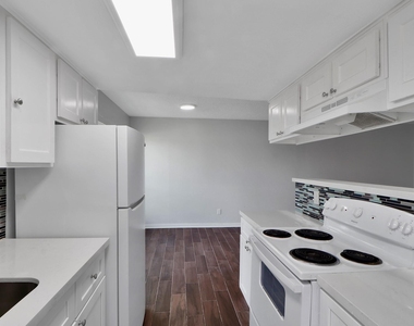 7047 Bissonnet Street - Photo Thumbnail 7