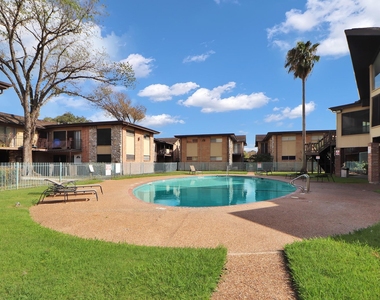 7047 Bissonnet Street - Photo Thumbnail 15
