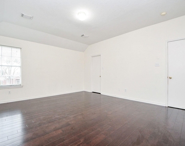 9641 Weldridge Drive - Photo Thumbnail 22