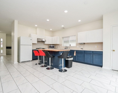9641 Weldridge Drive - Photo Thumbnail 10