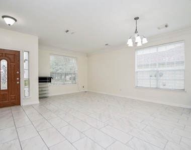 9641 Weldridge Drive - Photo Thumbnail 4