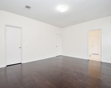 9641 Weldridge Drive - Photo Thumbnail 21