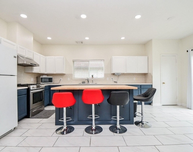 9641 Weldridge Drive - Photo Thumbnail 12