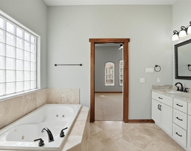 1426 W 21st Street - Photo Thumbnail 18