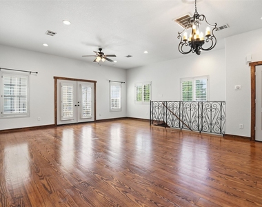 1426 W 21st Street - Photo Thumbnail 10
