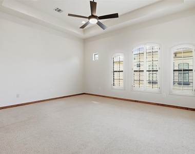 1426 W 21st Street - Photo Thumbnail 15