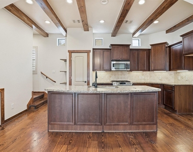 1426 W 21st Street - Photo Thumbnail 11