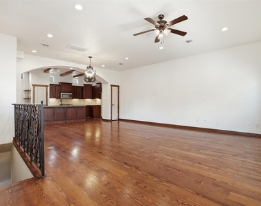 1426 W 21st Street - Photo Thumbnail 8