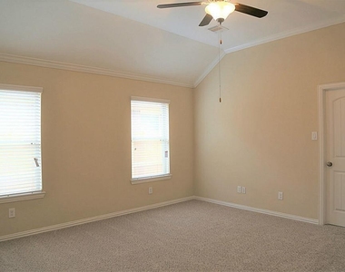 18427 Weeping Spring Drive - Photo Thumbnail 10