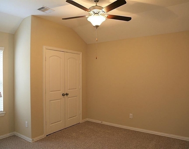 18427 Weeping Spring Drive - Photo Thumbnail 14