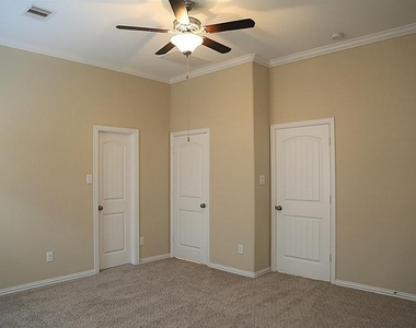 18427 Weeping Spring Drive - Photo Thumbnail 11