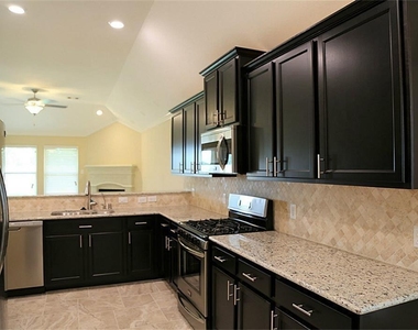 18427 Weeping Spring Drive - Photo Thumbnail 7