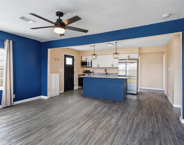 7720 Avenue E - Photo Thumbnail 4