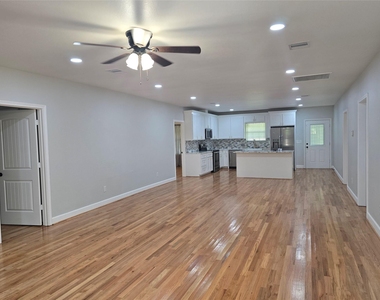 1585 County Road 237 - Photo Thumbnail 5